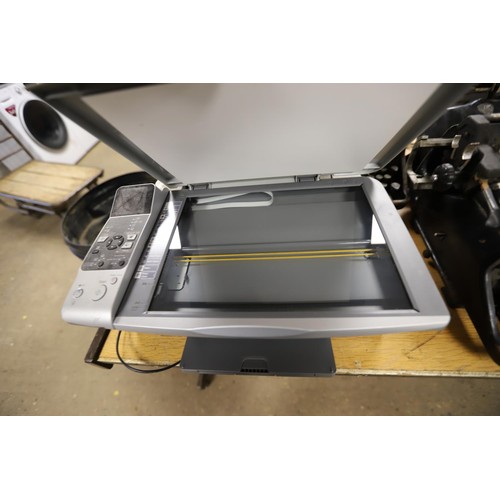 130 - Epson printer with paper/ink, etc - warranted until 12 noon Tuesday following the above sale