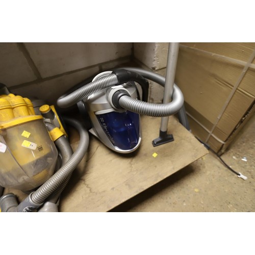 179 - Electrolux hoover - warranted until 12 noon Tuesday following the above sale