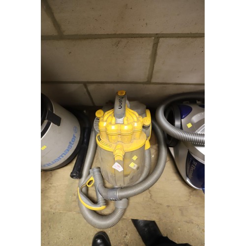 180 - Dyson vacuum cleaner (no attachments) - warranted until 12 noon Tuesday following the above sale