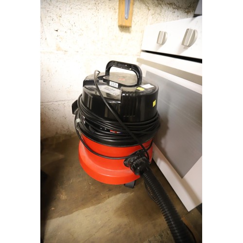 186 - Kerstar vacuum cleaner - warranted until 12 noon Tuesday following the above sale