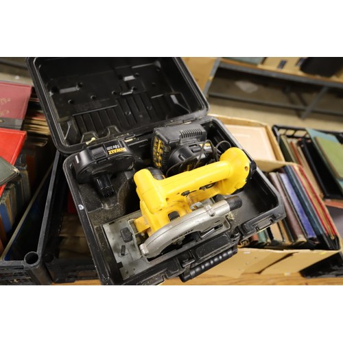 224 - Battery DeWalt circular saw  & 2 batteries - to be rewired by a qualified electrician