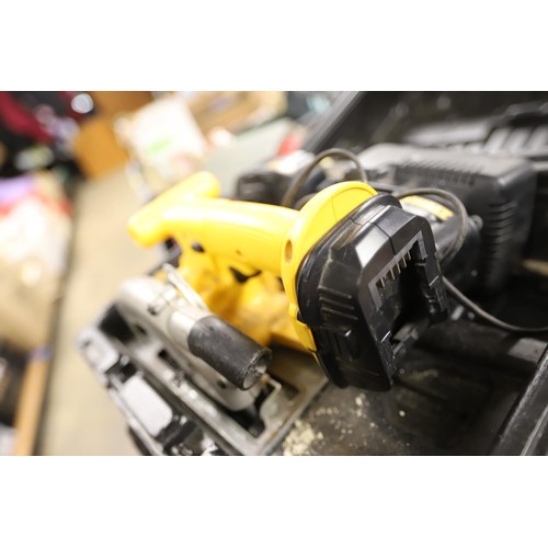 224 - Battery DeWalt circular saw  & 2 batteries - to be rewired by a qualified electrician