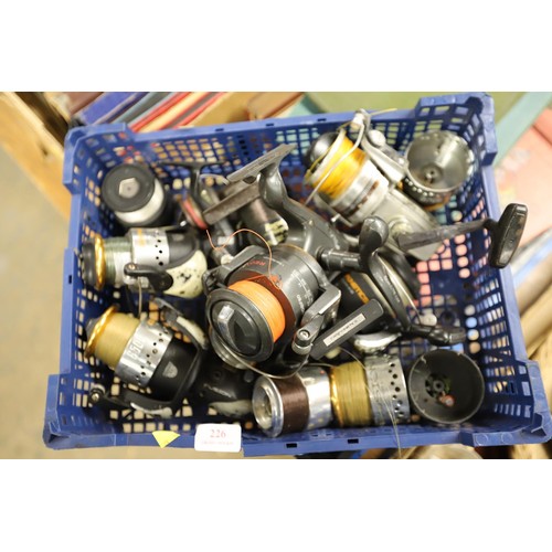 226 - tray of assorted fishing reels, some complete, some repairs