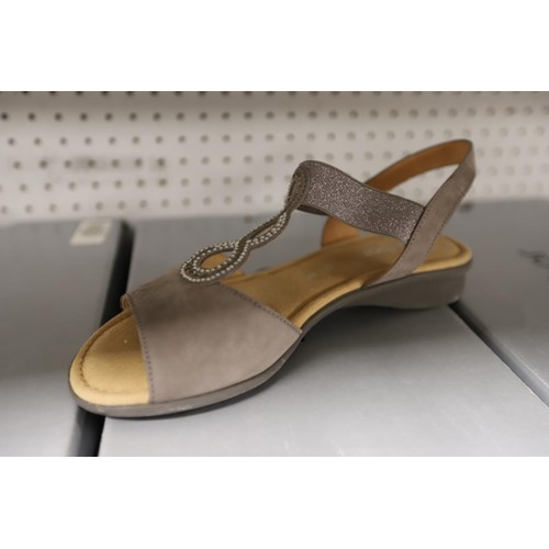 235 - Gabor merlin size 6 sandals