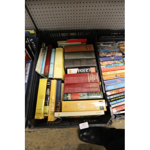 282 - 6 crates of various books