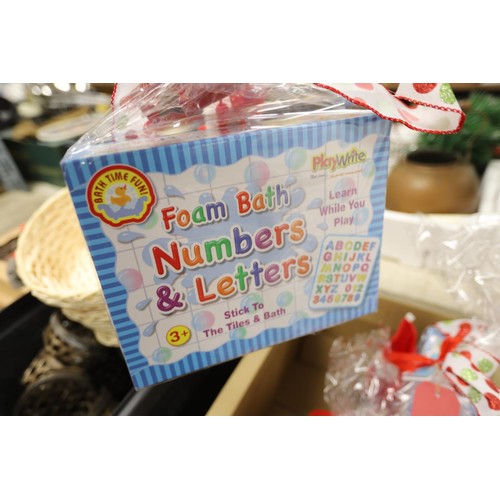 309 - Box of kids Christmas gift sets