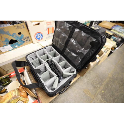 317 - Camera wheeled case - removable insert