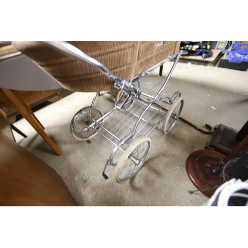 360 - Marmet brown pram