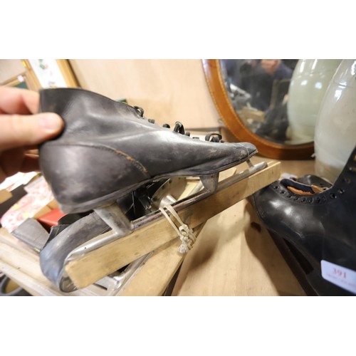 391 - 2 x pairs of vintage ice skates