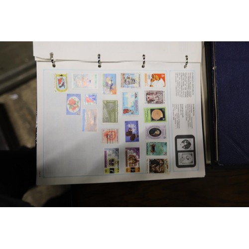 410 - Worldwide stamp collection in 3 albums