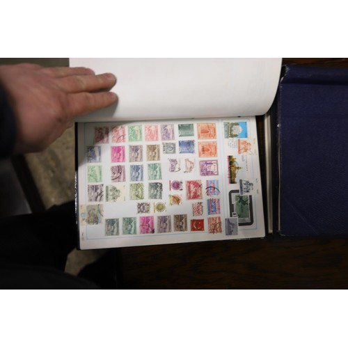 410 - Worldwide stamp collection in 3 albums