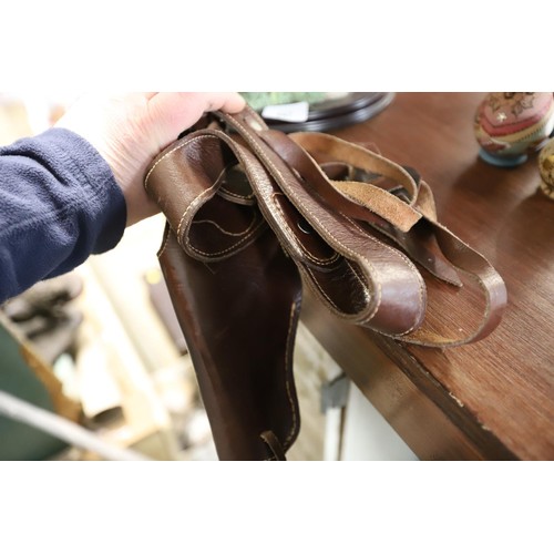 460 - Leather shoulder gun holster