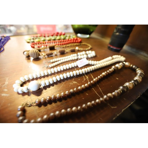 505 - Qty of necklaces