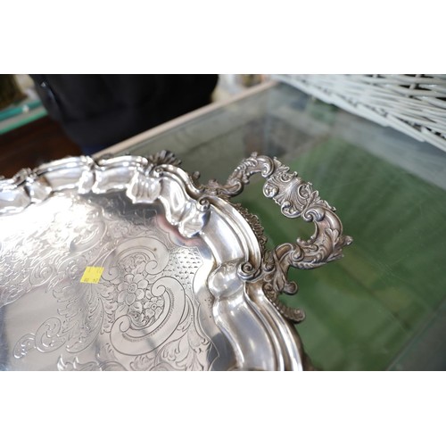 535 - Large Silver plated tray A1 plate