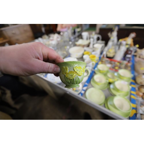 550 - Carlton ware primroses tea set