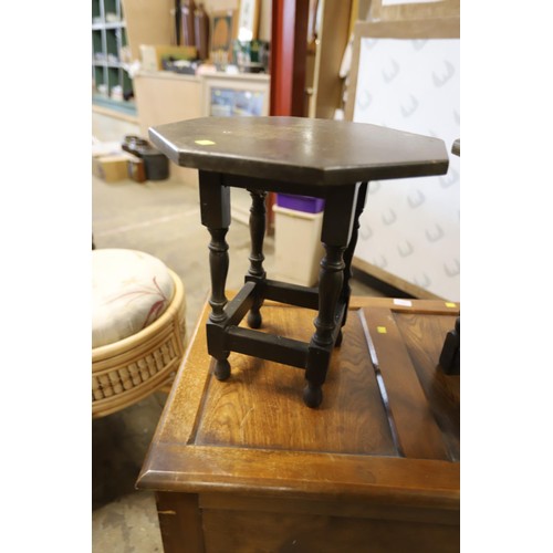 586 - 2 small octagon top tables