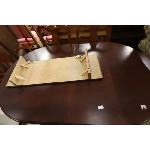 598 - Extending dining table with 6 chairs