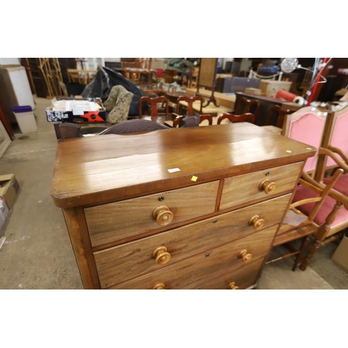 608 - Mahogany graduated 3 long, 2 short drawer chest