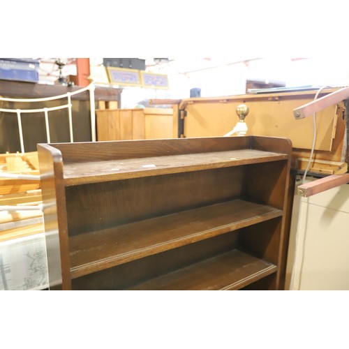 639 - Oak 4 shelf bookcase