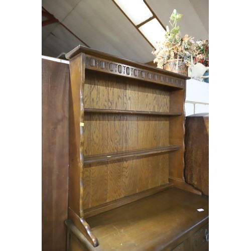 651 - Oak dresser