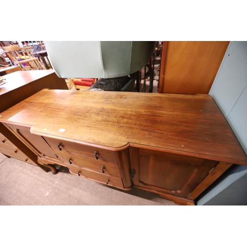 675 - large sideboard