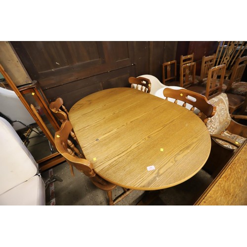 685 - oval dining table & 4 chairs