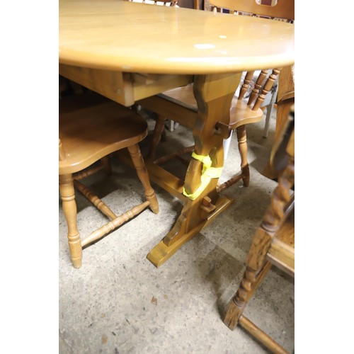 685 - oval dining table & 4 chairs