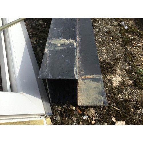 1A - Catnic lintel 2.7l