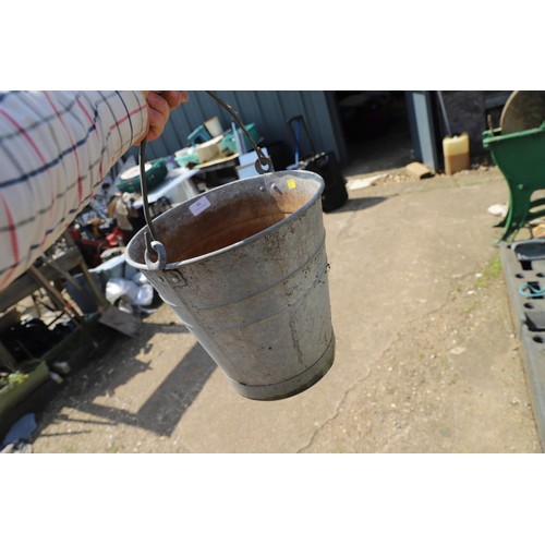 46 - Metal galvanised tub & bucket