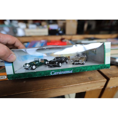 522 - Display box Cararama vintage toys