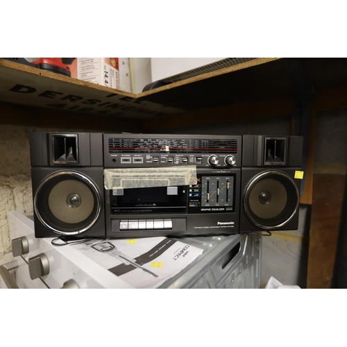 172 - Panasonic portable stereo