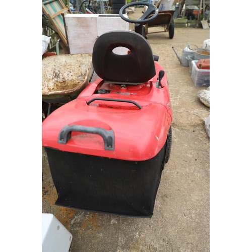 5 - Mountfield rid on lawnmower, model 725M, type EL63, 111kg