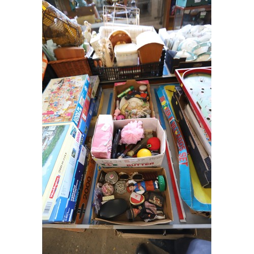 322 - 3 boxes, incl battery toothbrush, bath sets, etc