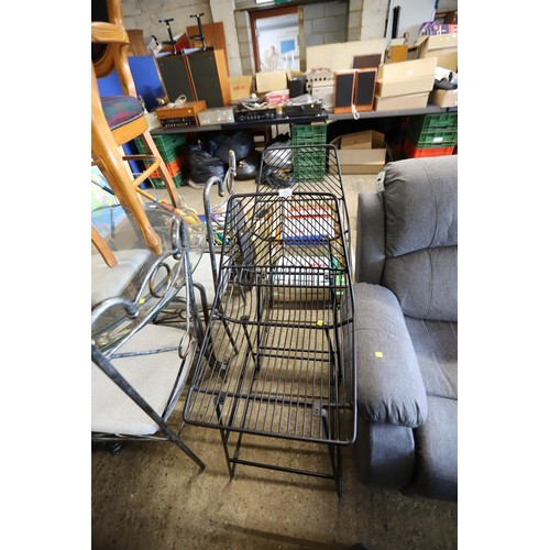 603 - 2 modern bar stools