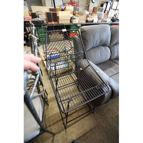 603 - 2 modern bar stools