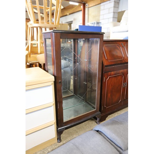 604 - Display china cabinet