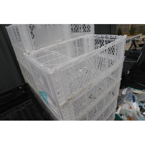 18 - 20 x white small stacking crates