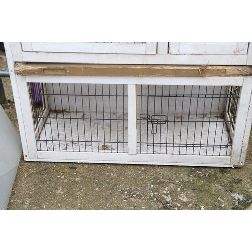 22 - Rabbit/guinea pig hutch