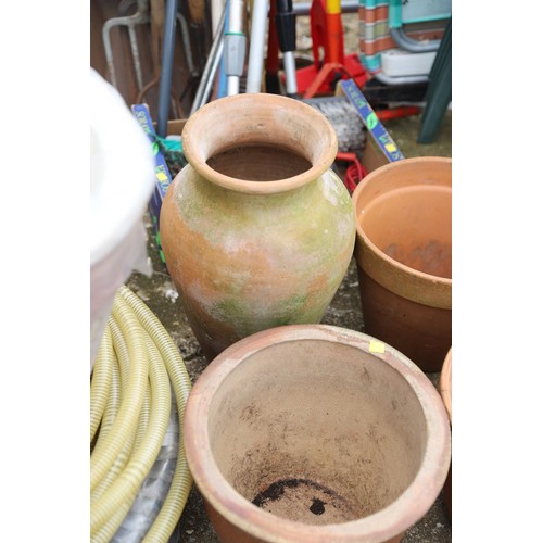 26 - 7 terracotta pots