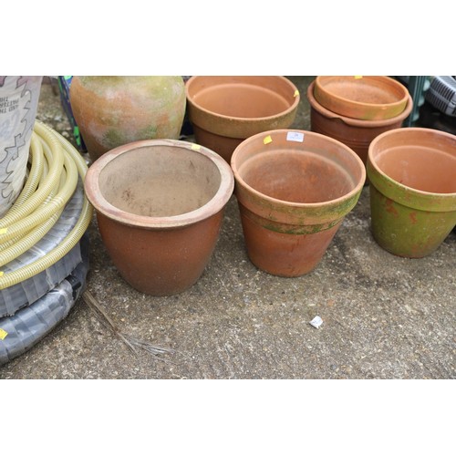 26 - 7 terracotta pots