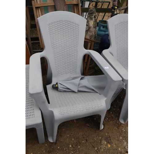 40 - 2 patio chairs, table & parasol