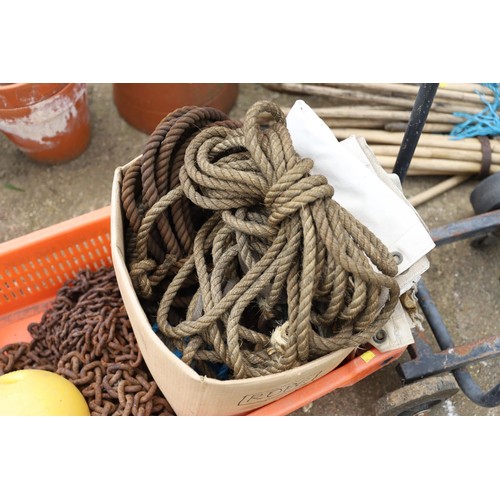 44 - Sailing rope, chain, buoy, block tackle