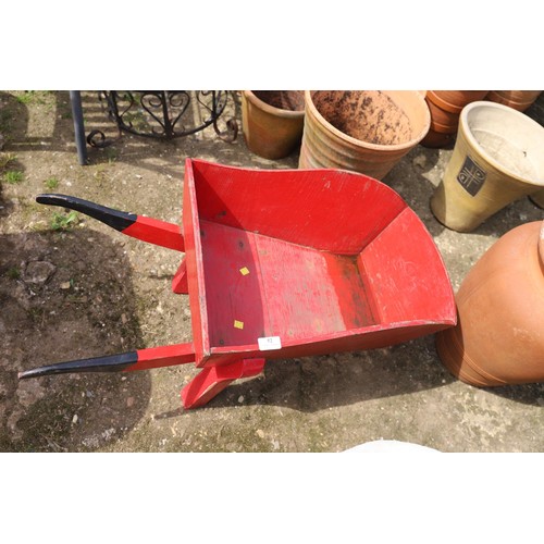 52 - Red wheelbarrow