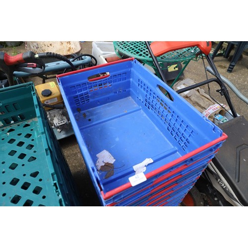 62 - 10 x blue bale arm crates