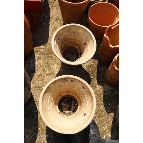 78 - 2 beige brown pots