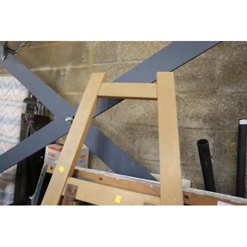 148A - Large artist easel