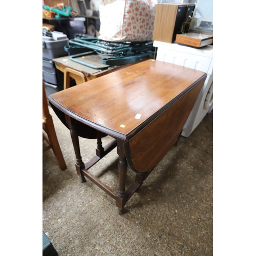 232 - Oak drop leaf table