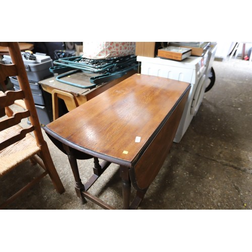 232 - Oak drop leaf table