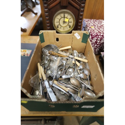 388 - Box of mixed cutlery