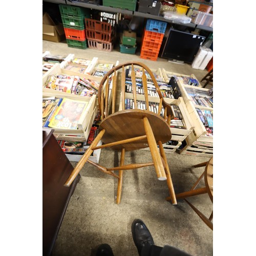 610 - 2 oak carver chairs